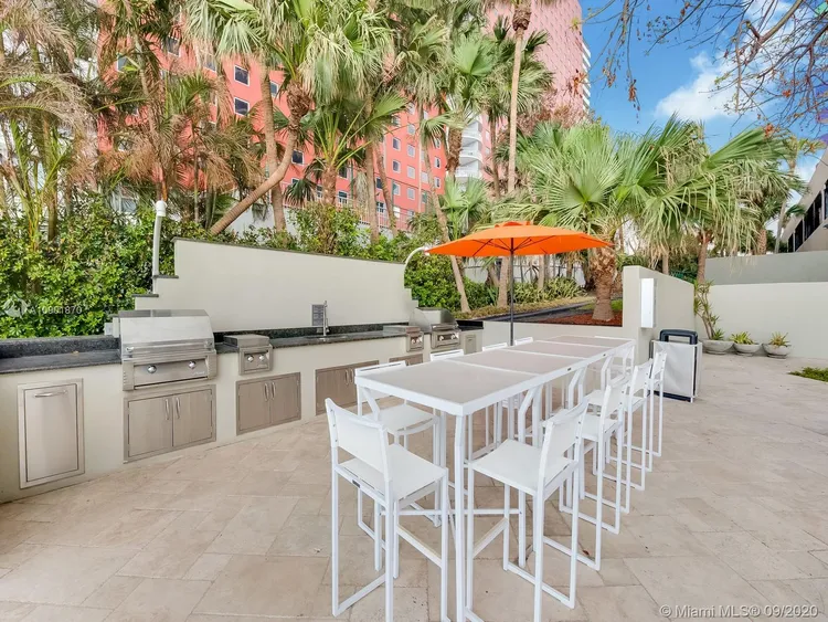 Villa Regina Condo #706 image #27