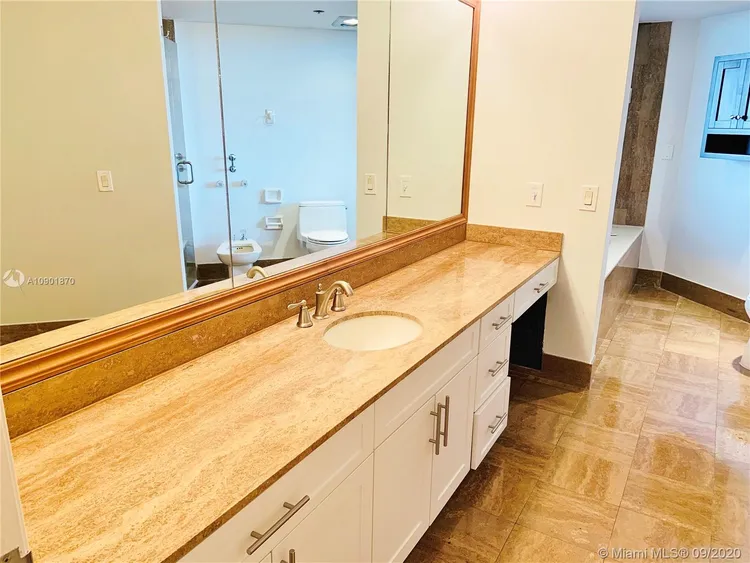 Villa Regina Condo #706 image #36