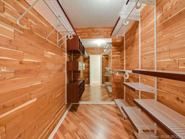 Villa Regina Condo #706 image #39