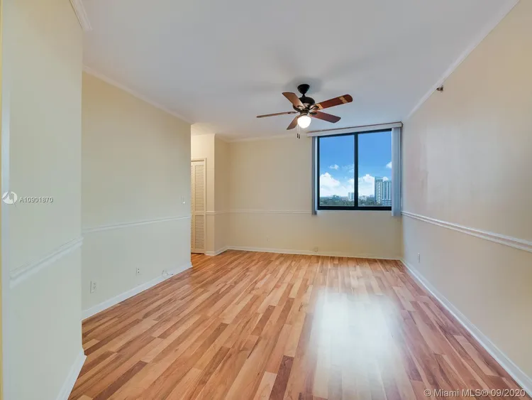 Villa Regina Condo #706 image #42