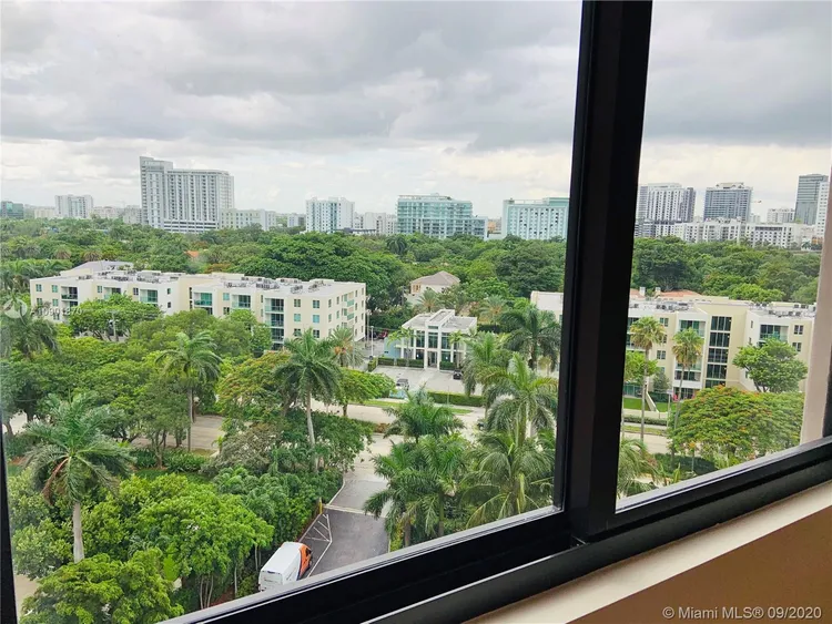 Villa Regina Condo #706 image #43