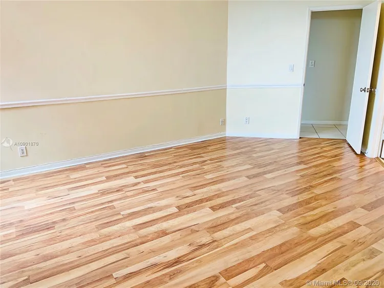 Villa Regina Condo #706 image #45