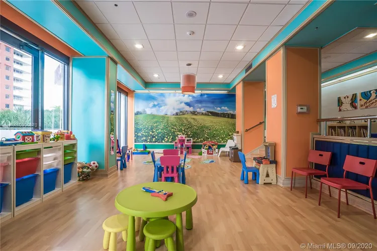 Villa Regina Condo #706 image #49