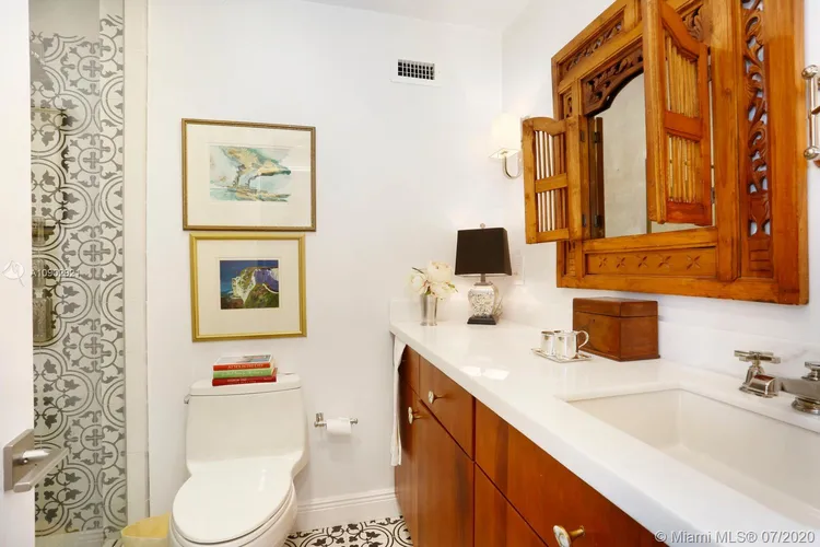 David William #910 image #16