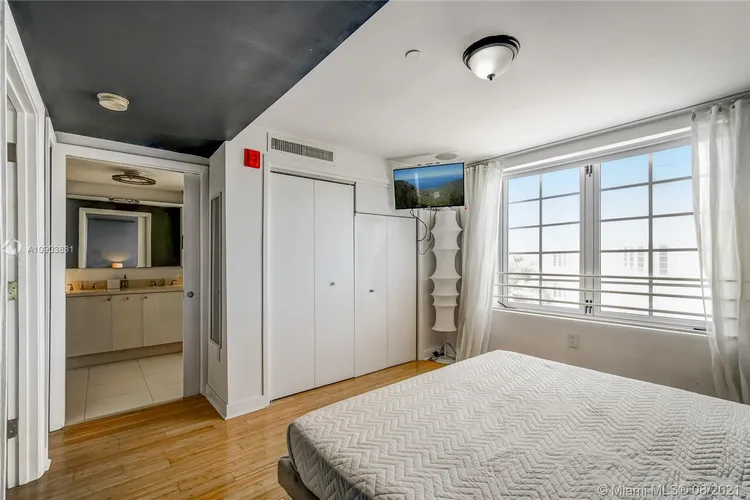 Carlyle Condo Hotel #4B image #13