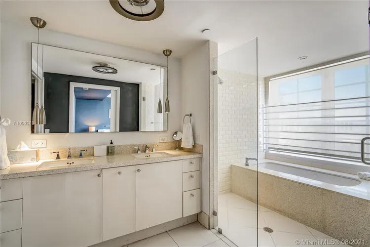 Carlyle Condo Hotel #4B image #14