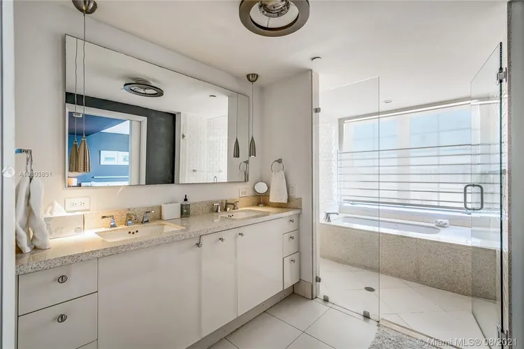 Carlyle Condo Hotel #4B image #15