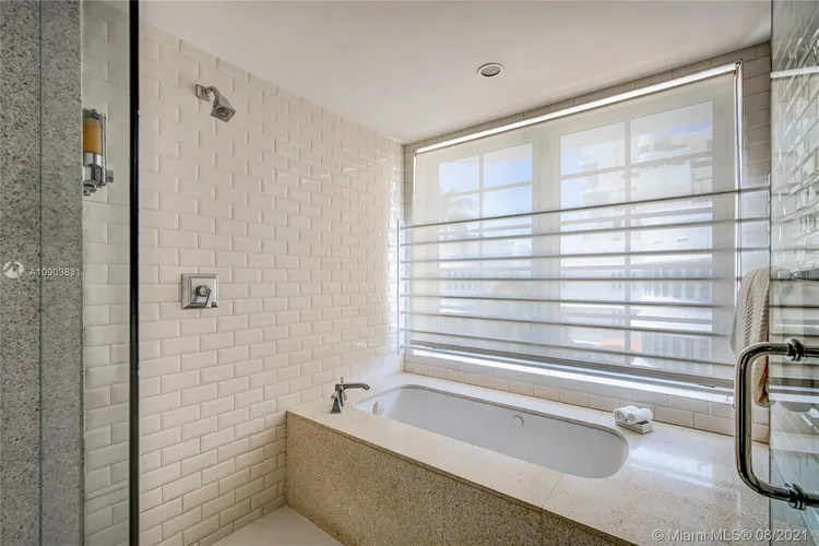 Carlyle Condo Hotel #4B image #16