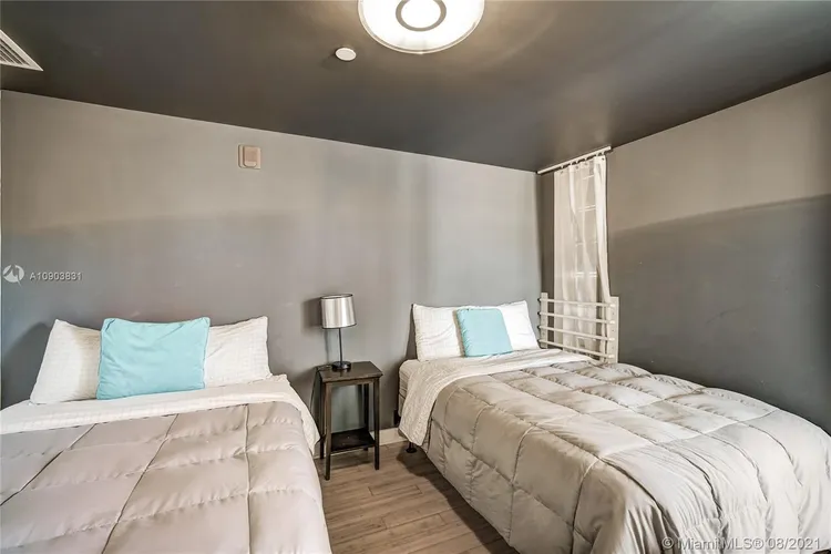 Carlyle Condo Hotel #4B image #18