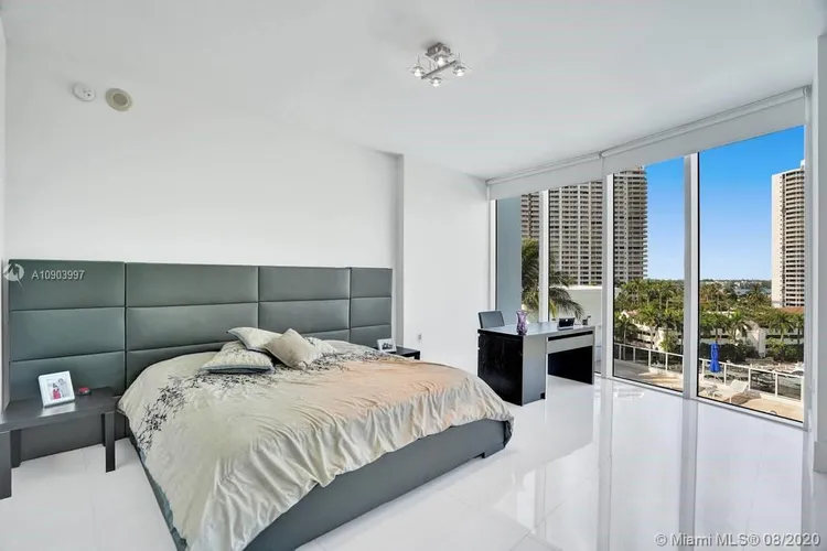 Bellini Williams Island #703 image #15