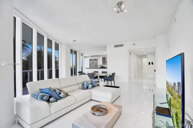 Bellini Williams Island #703 image #7