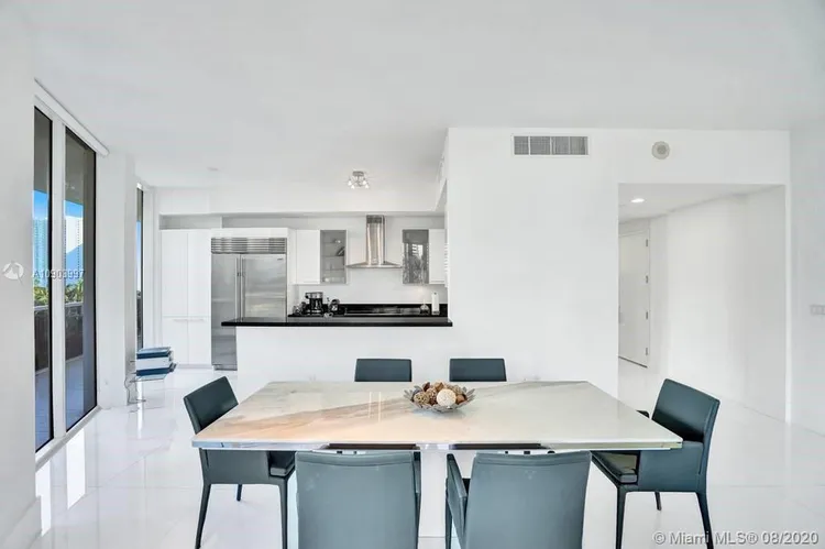 Bellini Williams Island #703 image #9