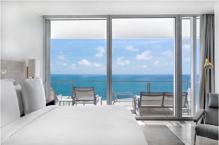 The Surf Club Four Seasons Hotel And Residences #N-811 image #11