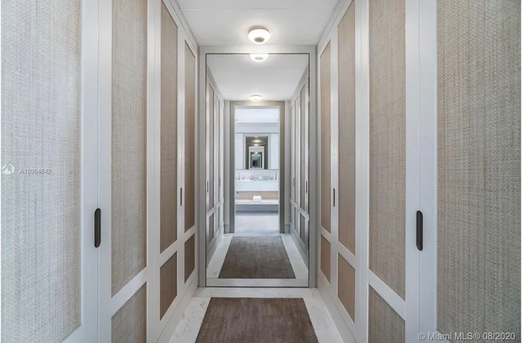 The Surf Club Four Seasons Hotel And Residences #N-811 image #12