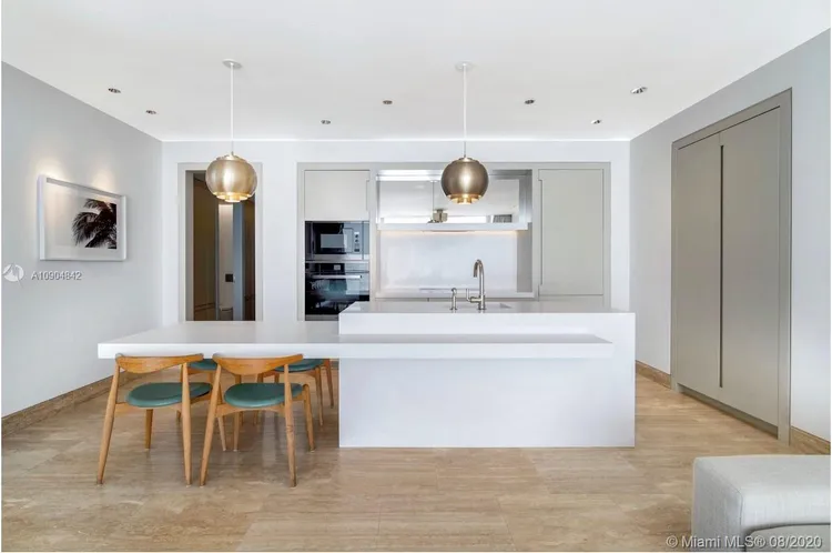 The Surf Club Four Seasons Hotel And Residences #N-811 image #17