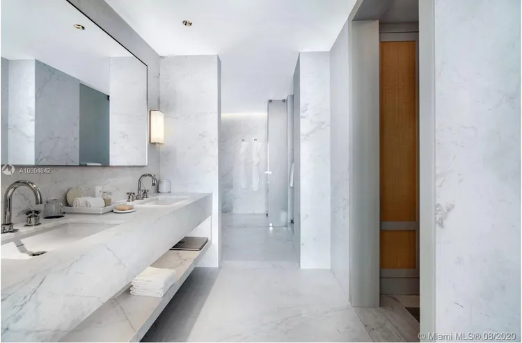 The Surf Club Four Seasons Hotel And Residences #N-811 image #7