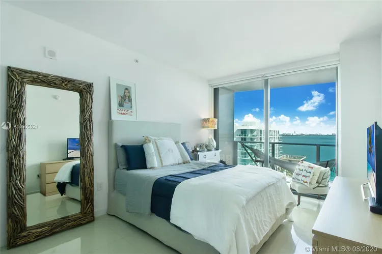 Icon Bay #1002 image #10