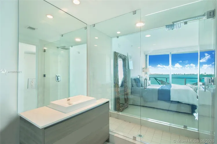 Icon Bay #1002 image #11