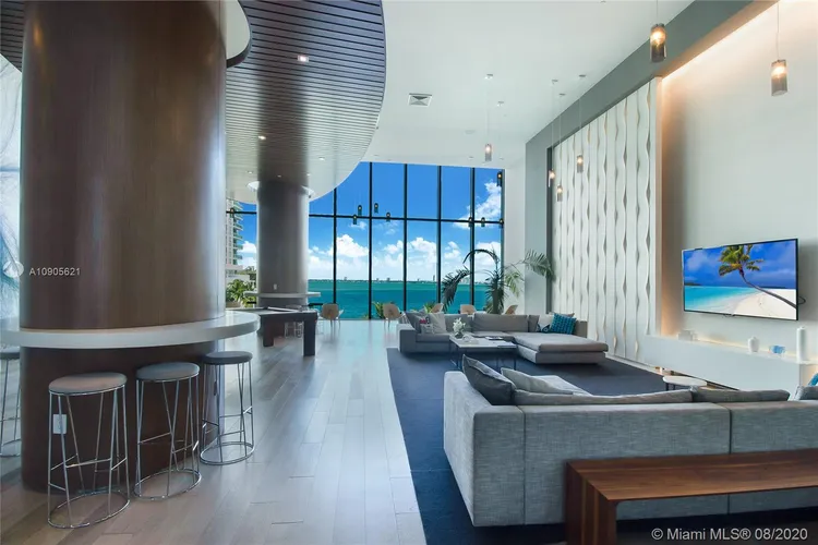 Icon Bay #1002 image #15