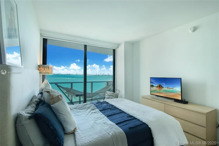 Icon Bay #1002 image #8