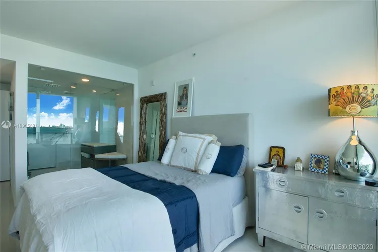 Icon Bay #1002 image #9