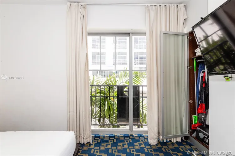 Congress Hotel - Strand Condo #D204 image #6