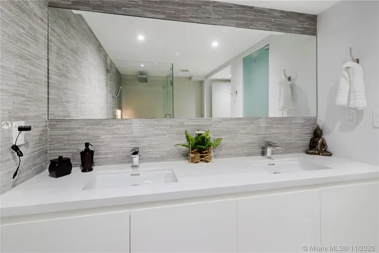 Towers of Key Biscayne #A602 image #25