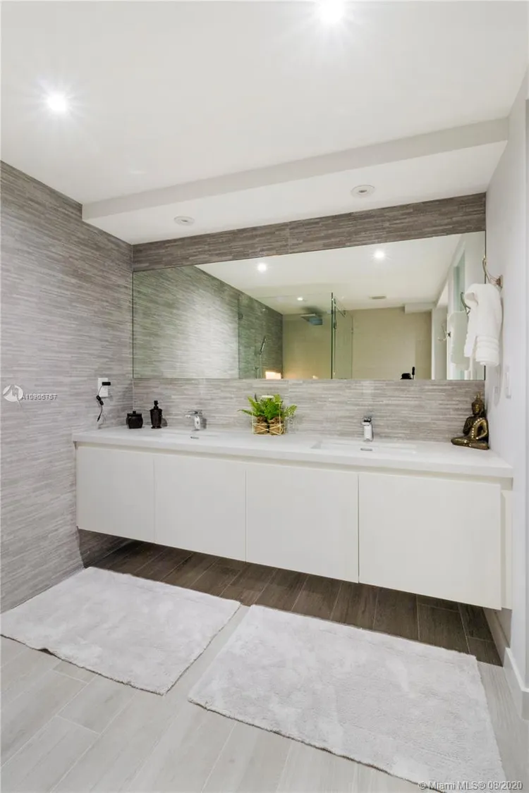 Towers of Key Biscayne #A602 image #28