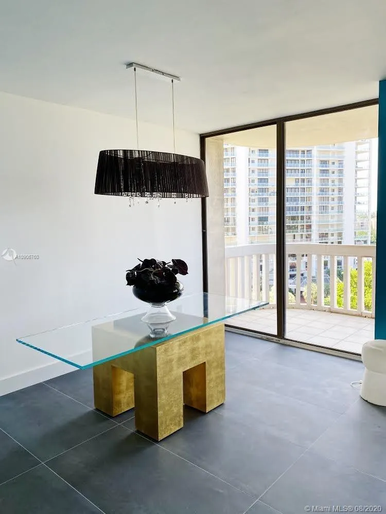 Turnberry Towers #7C image #10