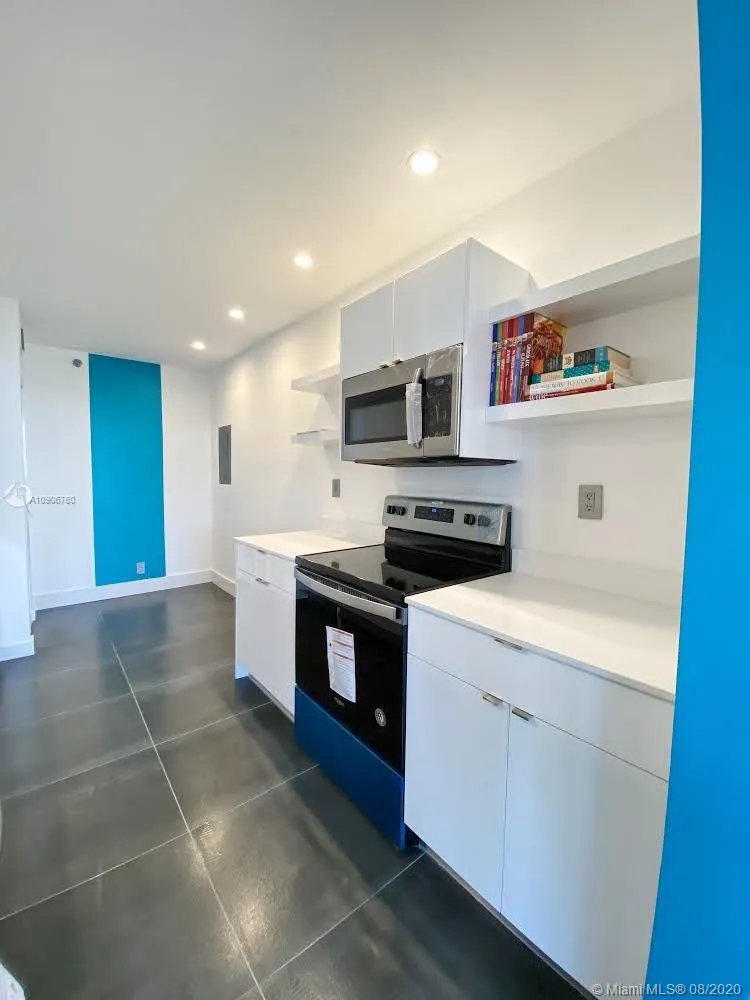 Turnberry Towers #7C image #15