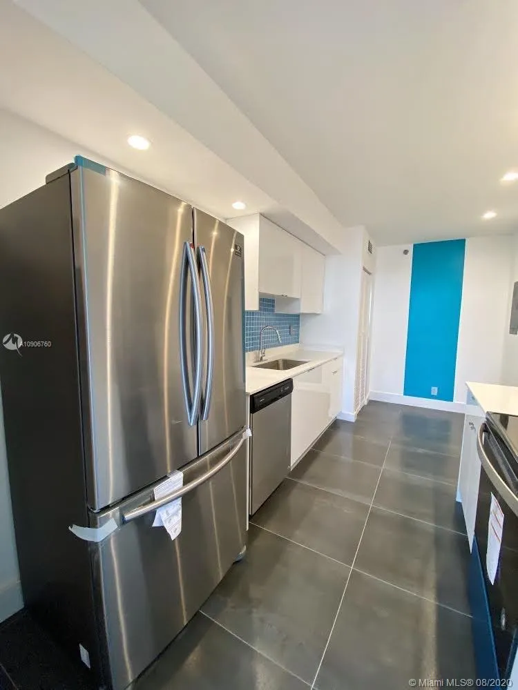 Turnberry Towers #7C image #16