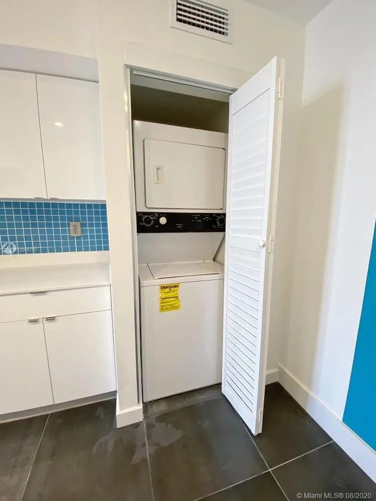 Turnberry Towers #7C image #17