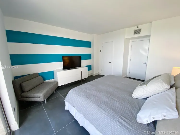 Turnberry Towers #7C image #20