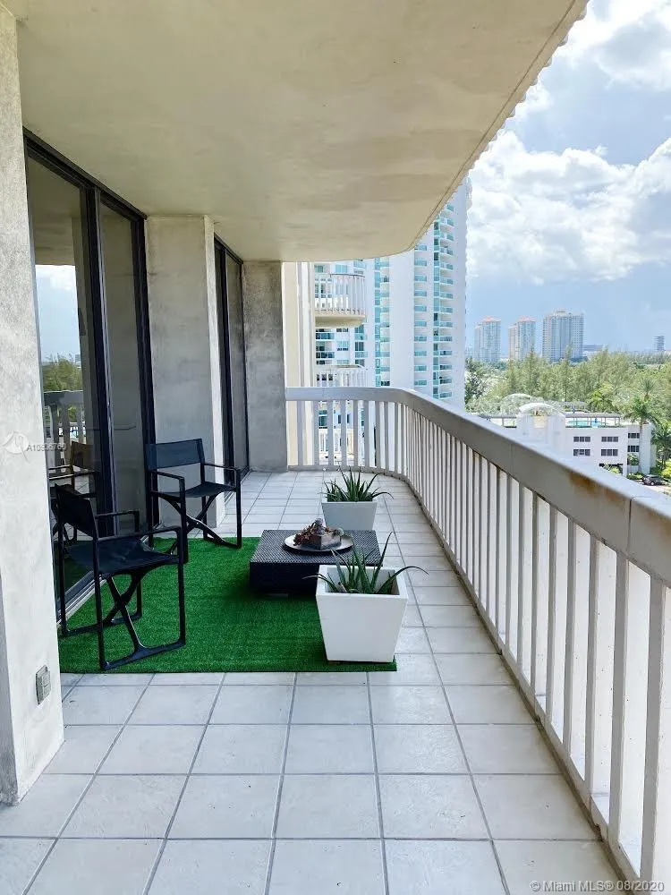 Turnberry Towers #7C image #33