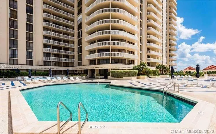 Turnberry Towers #7C image #37