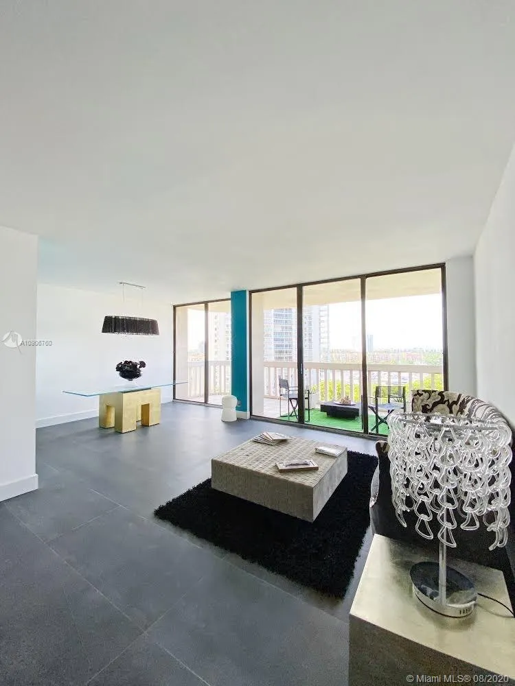 Turnberry Towers #7C image #8