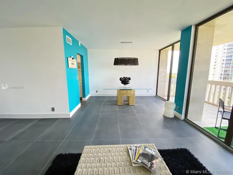 Turnberry Towers #7C image #9