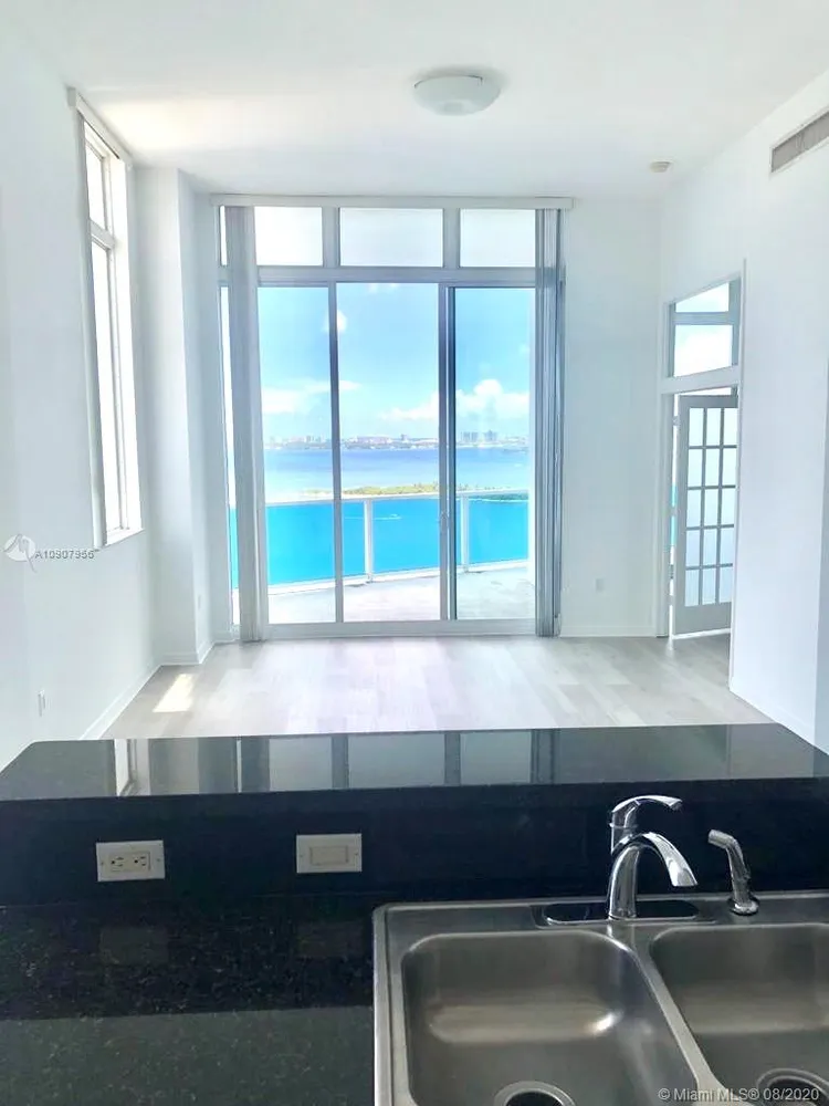 New Wave Condo #PH2F image #17