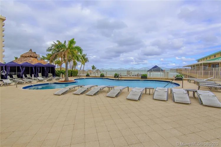 La Perla #3401 image #22