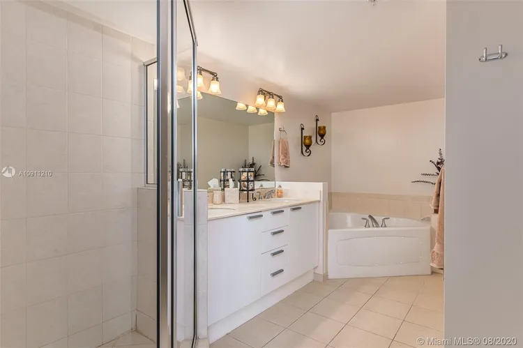 La Perla #3401 image #8