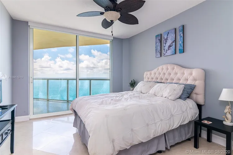 La Perla #3401 image #9