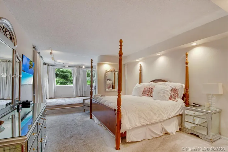 Key Colony IV Botanica #101 image #10