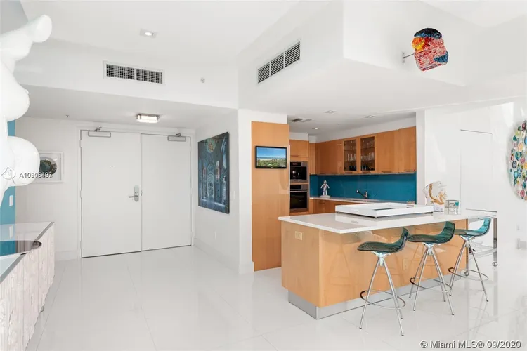 Carillon Condo North Tower #2308 image #15