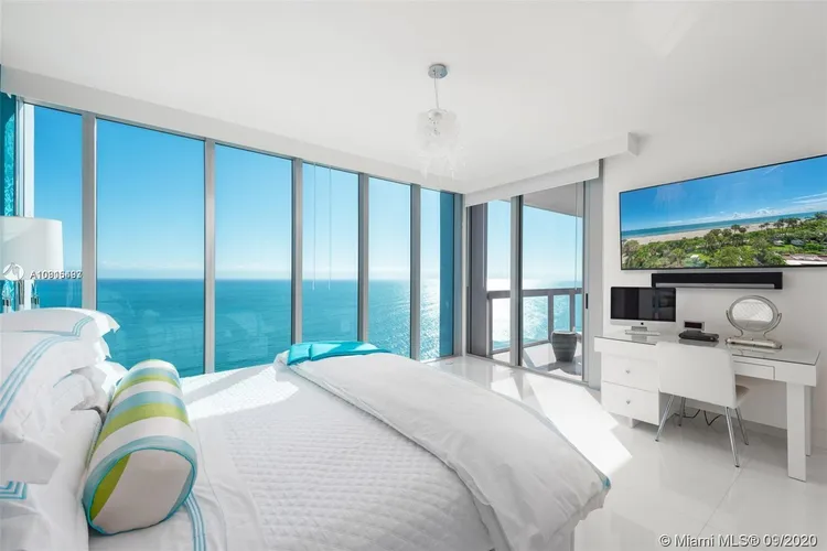 Carillon Condo North Tower #2308 image #18