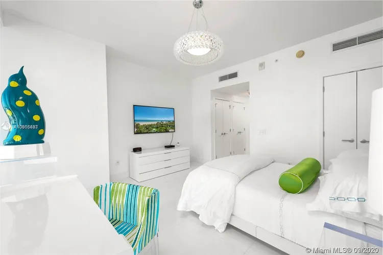 Carillon Condo North Tower #2308 image #25