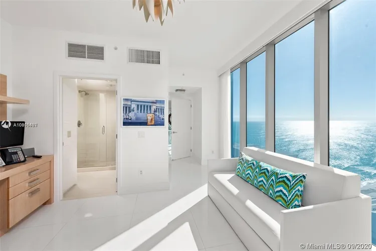 Carillon Condo North Tower #2308 image #28