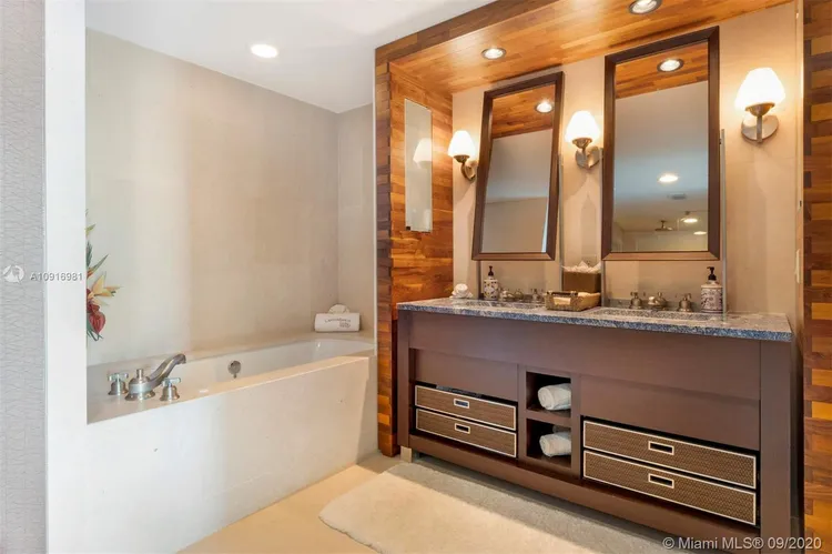 Carillon Condo North Tower #1001 image #11