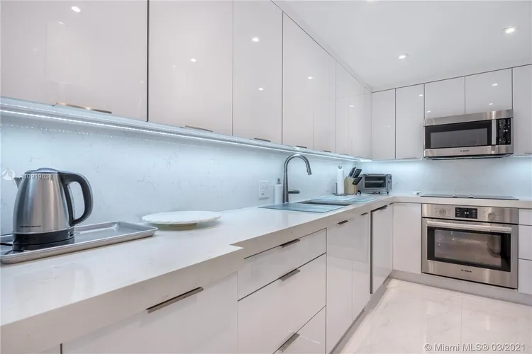 The Plaza of Bal Harbour #507 image #11