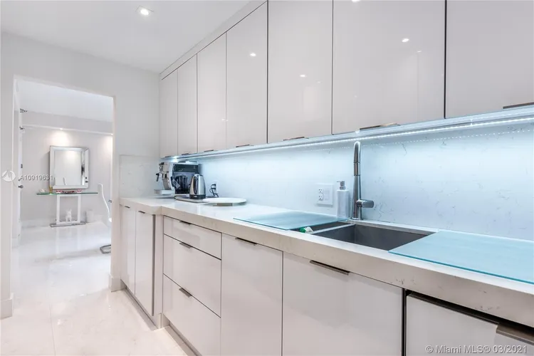 The Plaza of Bal Harbour #507 image #12