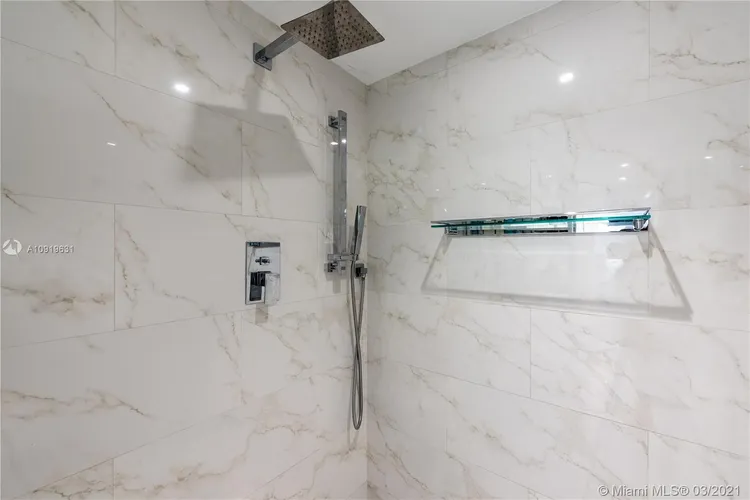 The Plaza of Bal Harbour #507 image #15